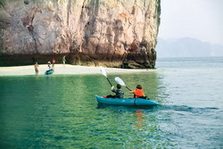 kayaking halong, halong kayaking, halong tour, tour to halong, halong bay, water sports